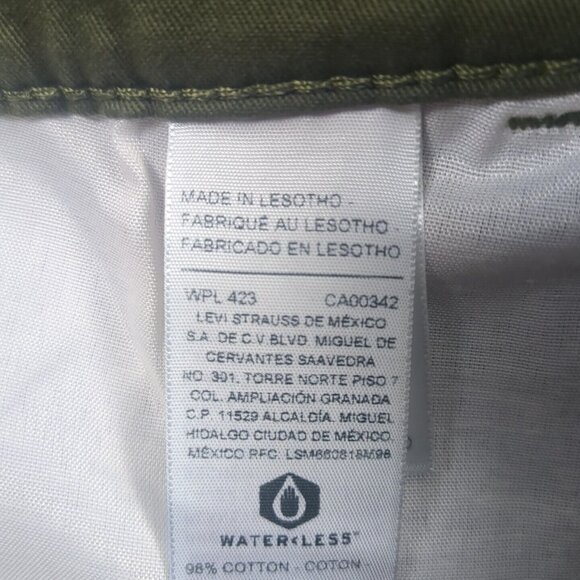 Signature Gold Levi Strauss Olive Green Cargo Shorts Mens 46 Hits At The Knee - Picture 16 of 16